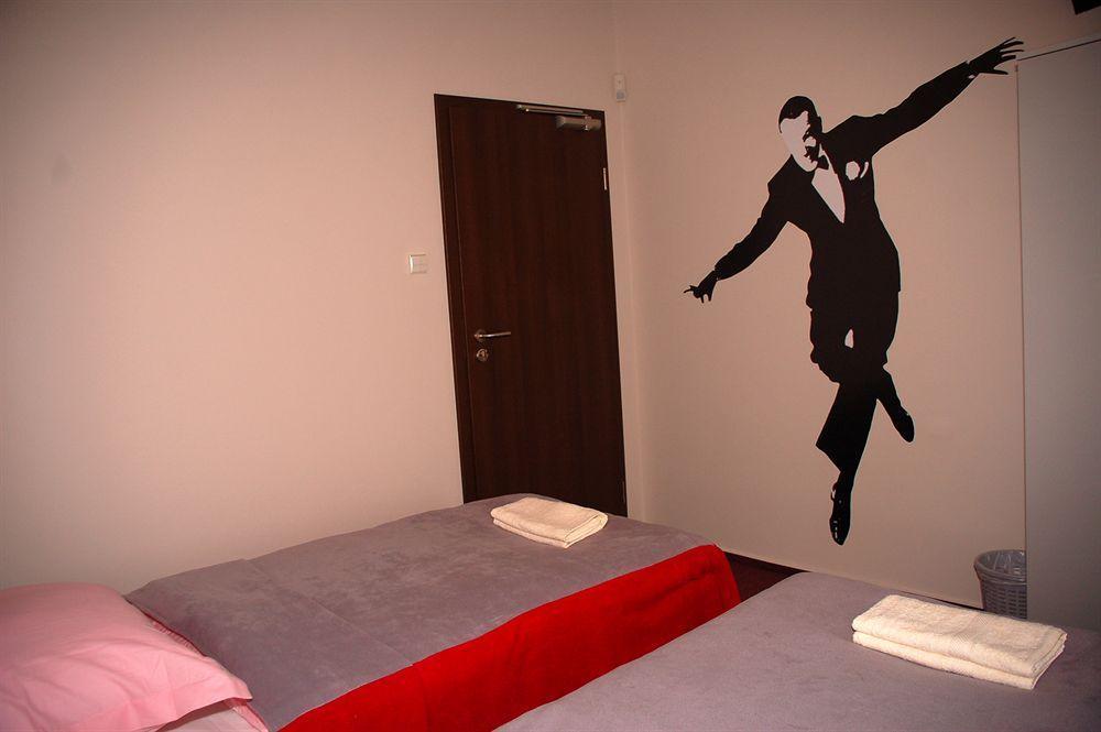 Melody Stary Rynek Poznan Hostel Buitenkant foto